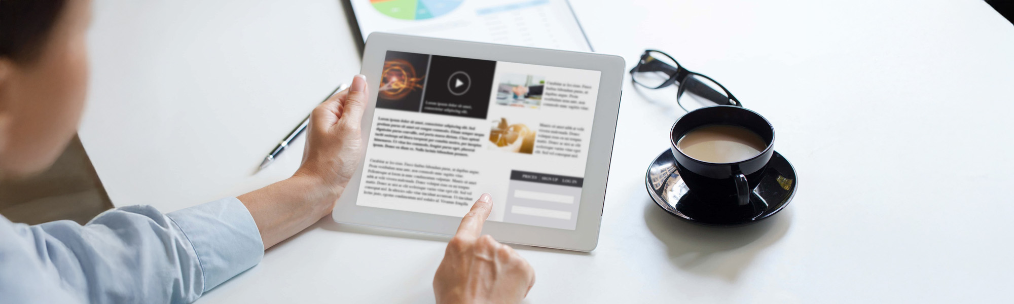 Sample online news website on tablet